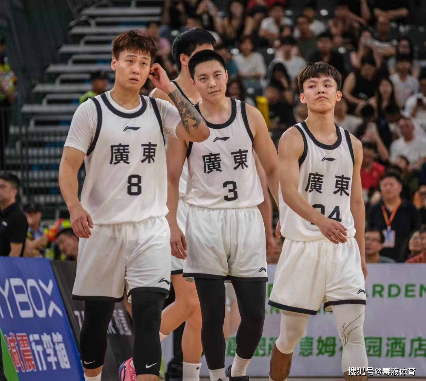 jiuyou-包含清晨体能课后；新奥尔良鹈鹕调整名单备战全明星赛；震撼外界；阵容厚度经受考验的词条